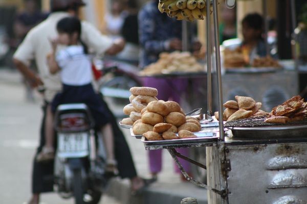 Các món bán rán tại Hội An, Việt Nam. Ảnh: Eric Cheung.